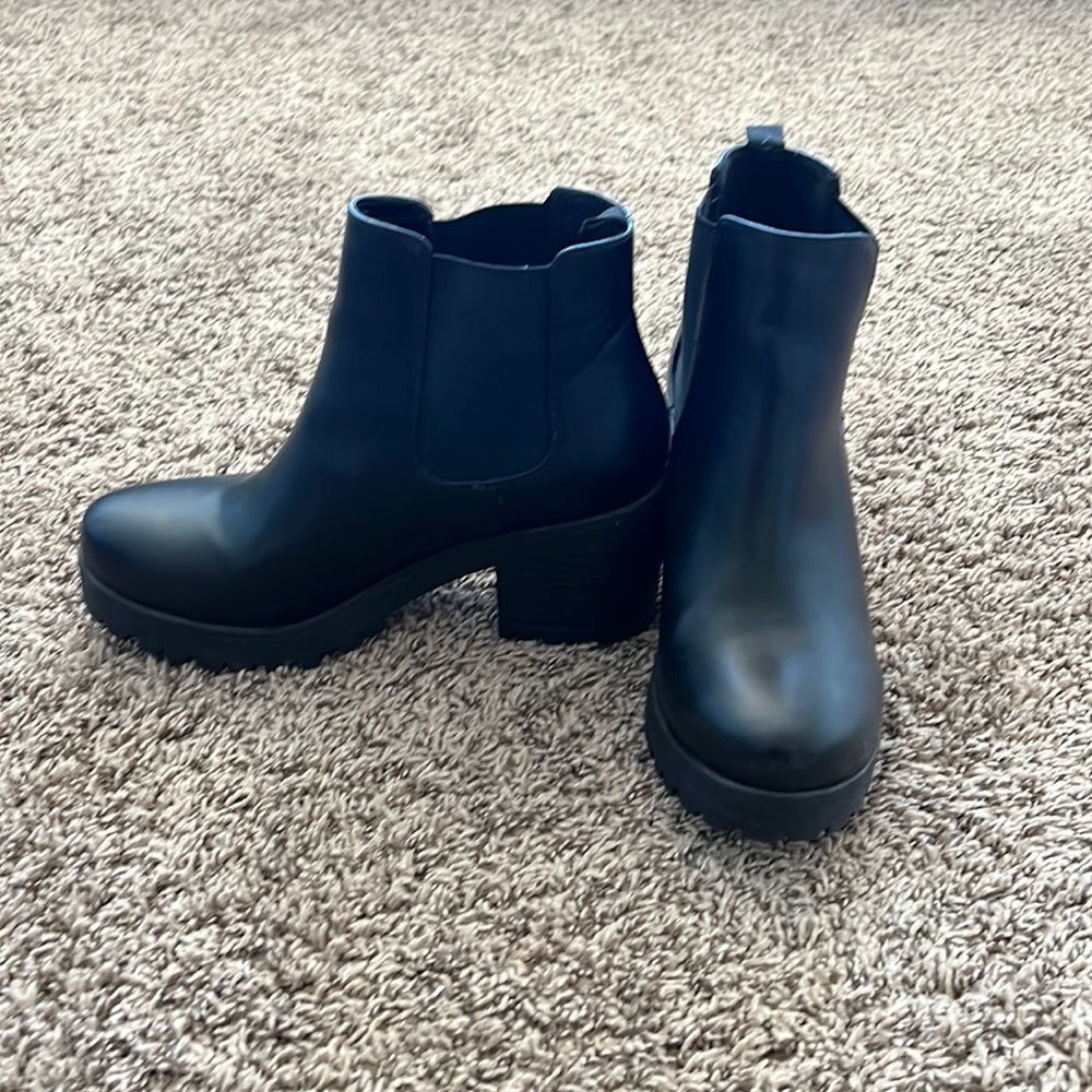 Heeled boots